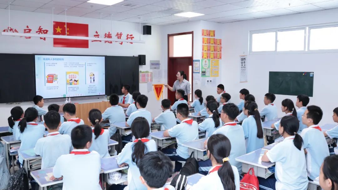 “未”你而来，一路“童”行——我所校园公益普法团队聚焦未成年人