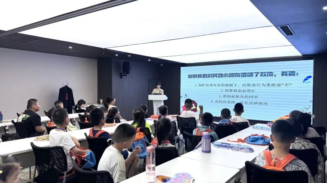 百名小记者走进载熙律所 沉浸式解锁“法律密码”——“熙望少年”