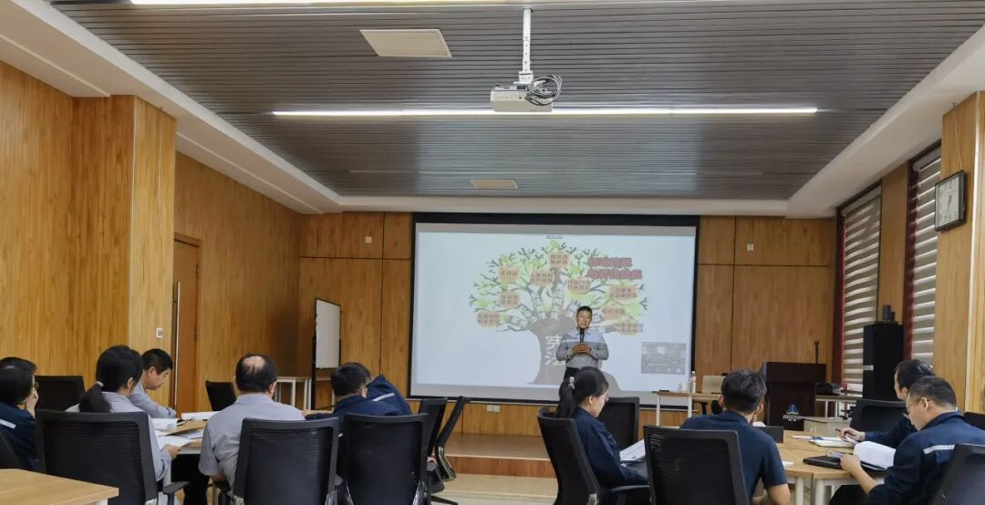 纪朝辉主任赴金雷股份开展《公司法》讲座，共筑企业合规发展新基石